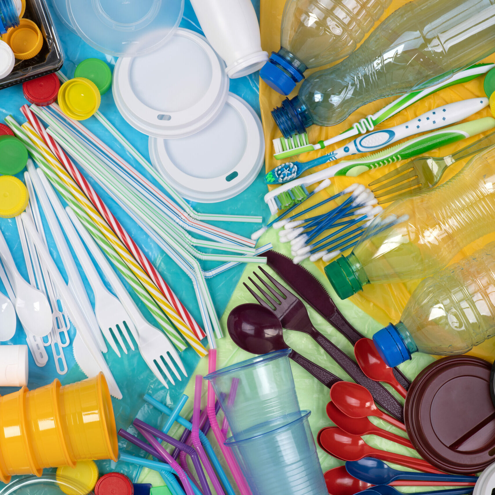Disposable,Single,Use,Plastic,Objects,Such,As,Bottles,,Cups,,Forks,